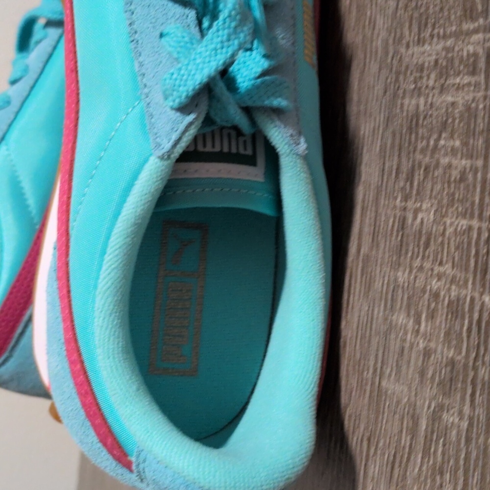 NWOB Puma Easy Rider Women's Aqua and Pink Sneakers Size 9 - Picture 6 of 9